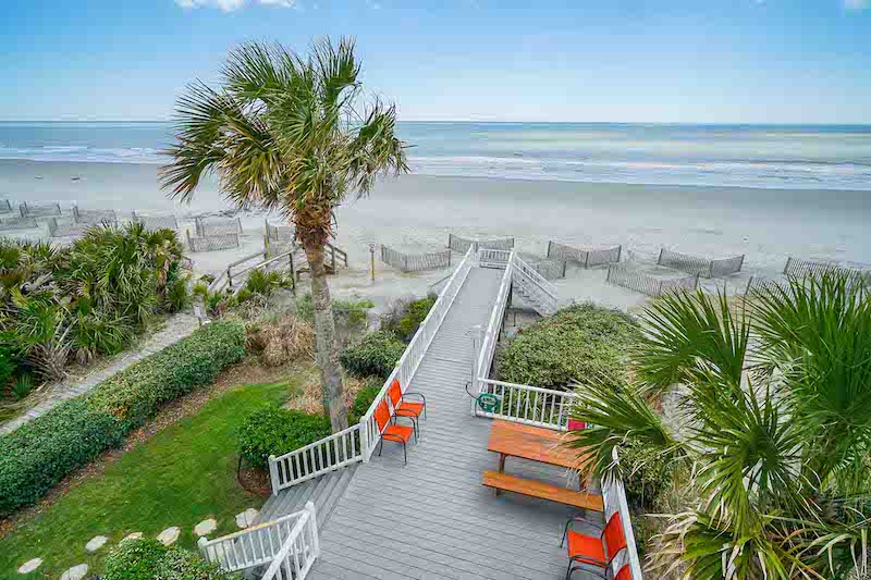 A back patio of a Grand Strand vacation rentals